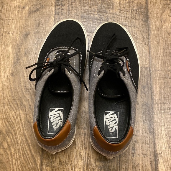 Black Vans Low Tops - Picture 2 of 4